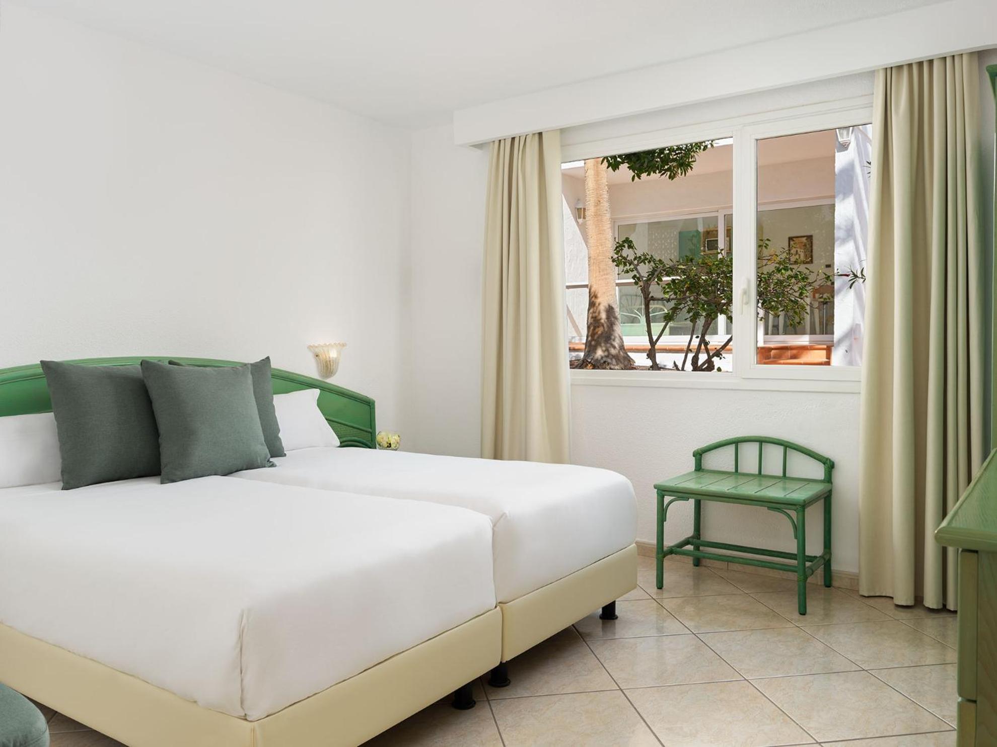 Aparthotel Esquinzo Y Monte Del Mar Playa De Esquinzo Экстерьер фото